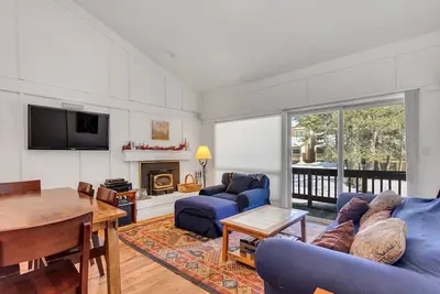 Image de Stylish, Remodeled Condo - Creekside #14 by Bear Valley Vacation Rentals