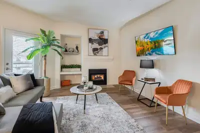 Image de Luxurious Furnished Apartment + Private Garage