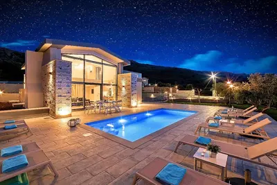 Image de Maison de vacances Yeoryioupolis Kriti pour 1 - 45 personnes avec 15 chambres à coucher - Maison de