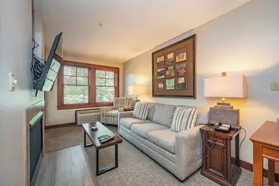 Image de Suites at Silver Tree A115 - Lake View 1 Bedroom Suite, Sleeps 4, Steps to Hotel