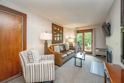 Image de Suites at Silver Tree A117: Lake View Suite with 1 Bedroom, Private Bathroom, Ki