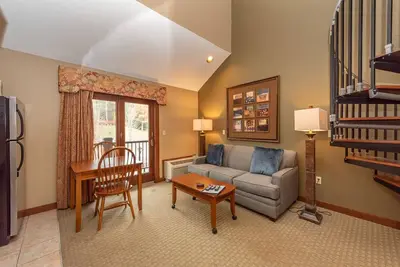 Image de Suites at Silver Tree A316: Suite with Loft, Sleeps 6, with Fireplace!