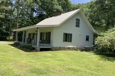 Image de Perfect Little Red River Getaway with Private Fishing Dock! ! !
