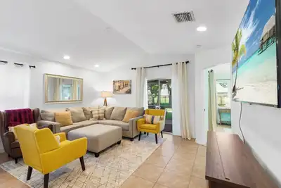 Image de Backyard retreat with Bbq Patio & game room