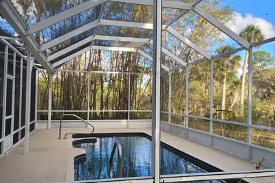 Image de Pool And Lake Farm House 20 Minutes From The Beach