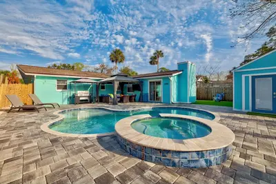 Image de Classic Beach Bungalow w/Casita and Heated Pool