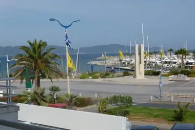 Image de 3 pièces proche plages résidence avec piscine