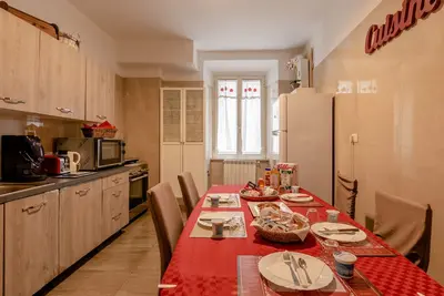 Image de 4-Bdr Apt among Colosseum&Termini 10-people