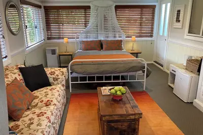 Image de Charming country studio with WiFi and walking distance to beautiful Gloucester.