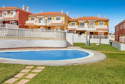 Image de Appartement PorĂs, proche plage, avec piscine partagĂ©e et Wi-Fi