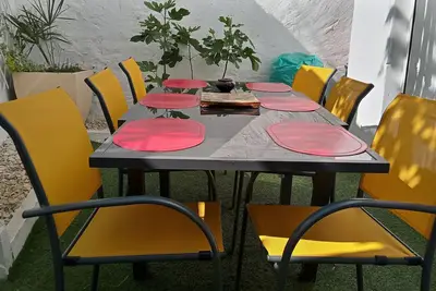 Image de Maison 7 Pieces Avec Patio. Centre Ville.