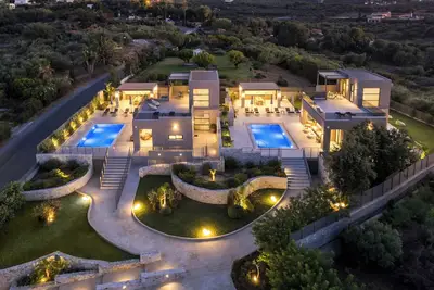 Image de \nMagnificent Seafront LuxVillas|Large Groups|20 Guests|Sauna, Jacuzzi, H. Pool&Gym