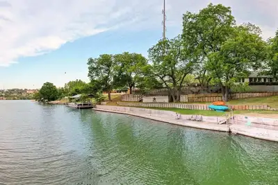 Image de Lake Marble Falls Waterfront | House | Wet Slip | Huge Yard