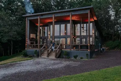Image de New Modern Boho Escape W/2 King Suites + Hot Tub Near Dt
