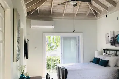 Image de Montego Bay Hip Strip Condo