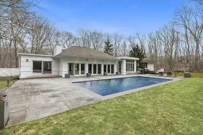 Image de Equidistant between Sag Harbor and Bridgehampton