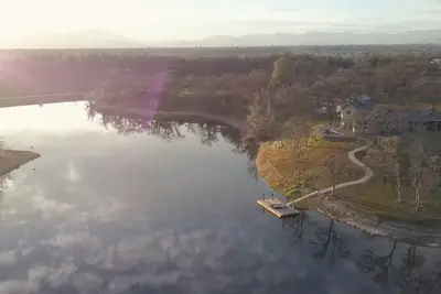 Image de Gorgeous Palo Cedro Lakehouse w/Pool!