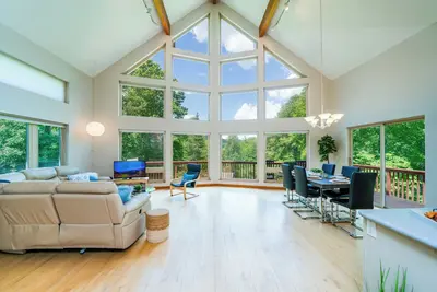 Image de Modern Mountain Retreat~120acres! Pond~Boat~Trails~Playground~Whirlpool~Games!