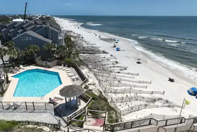 Image de Summer Special! Dog-Friendly, Pickleball & Beach, Heated Pool!