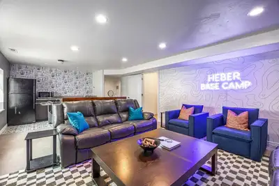 Image de Xbox room- Pets welcomed! Sleeps 18- Hottub- Hammocks
