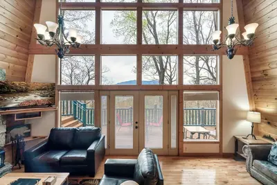 Image de Spectacular Mountain Views! 2 Car Garage! Gameroom! Fireplaces! Hot Tub! Ober!