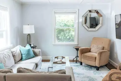 Image de Newly Renovated 2br/1ba | Walk to Beach & Thames