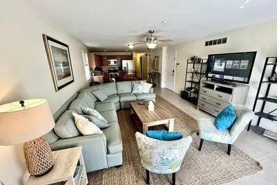 Image de Beach Retreat/Family Fun! Prime Location 3 Br 2 Ba
