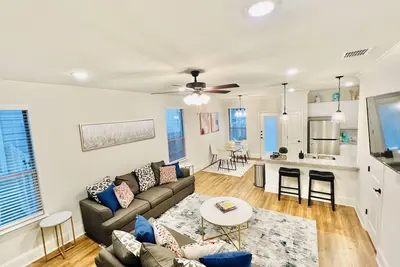 Image de Luxury San Antonio Townhome By Sea World/ SixFlag/ Lackland Afb