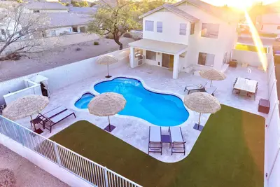 Relaxing and Spacious Model-Home w/ A Resort-Style Backyard & Heated Pool