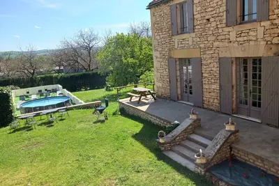 Image de gîte 7 personnes avec piscine privée proche sarlat la canéda