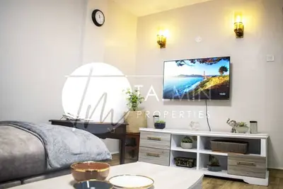 Image de Lovely Contemporary 1 Bedroom Apartment
