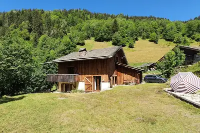 Image de Chalet de charme, vue imprenable sur le DĂ´me du Gouter
