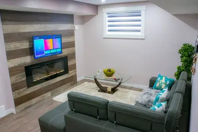 Image de Brand New Adorable -1 Bdr suite- private entrance-10 min airport\/Self checking