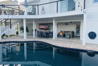 Image de Modern Beach House on intracoastal, heated pool, Kayaks, walk to Irb beach & town