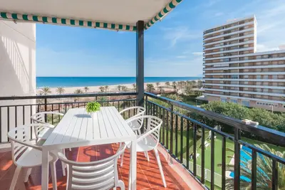 Image de Appartement face de la plage, Climatation et belle terrasse ensoleillée.