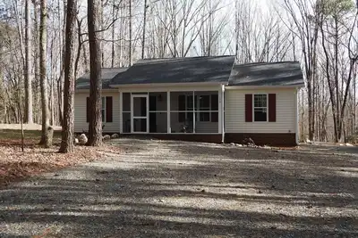 Image de Ruffin' It at Kerr Lake, New Home, Quiet Neighborhood in the Woods, Lake Access