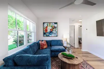 Image de New Cozy Lake Hollingsworth flat in the heart  of Lakeland 2 bedroom 1 bath