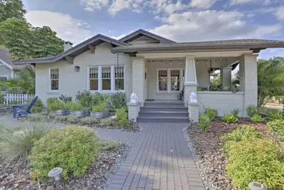 Image de Renovated Historic Northeast Home walking distance to Dwtn St. Pete & Water