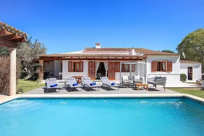 Image de Beautifully Renovated Villa - Private Pool & Mountain Views Walking Distance to Old Town Pollenca!