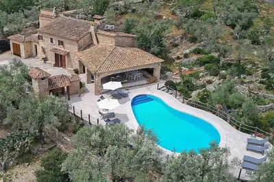 Image de Renovated Stone Finca, A\/C, Private Pool, Extensive Terraces & Iconic Views to the Puig de Maria!