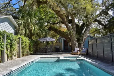Image de Private Pool and Spa Beach Cottage on Ssi