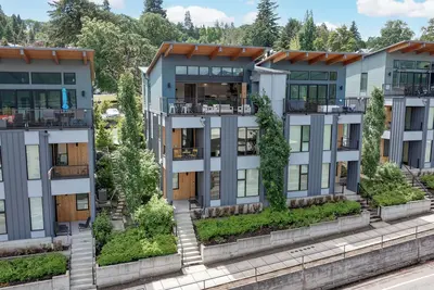 Image de 4Bed / 3 Bath Modern, high-end townhome, river view, 1 block to downtown