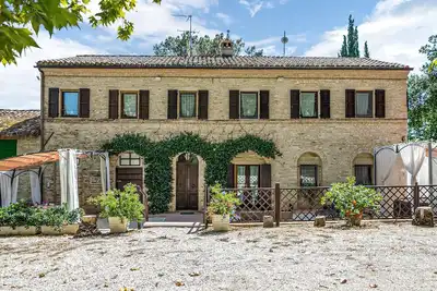 Image de Belle maison de 5 chambres à Macerata