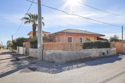 Image de Belle maison Ă Marina di Modica avec.