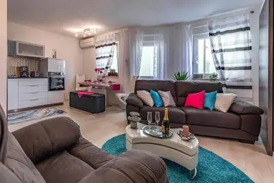 Appartement confortable à Liznjan avec.