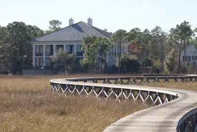 Image de 7, 500 Sf Southern Plantation House on 120 Acres on Blackwater Bay & Private Pool