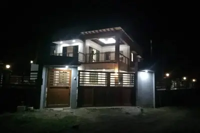 Image de Spacious private and gated modern home within walking distance to beach\/resorts.