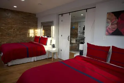 Image de I New apartment with Luxury amenities in Boston.