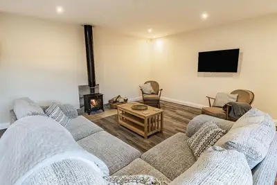 Image de 3 chambres à coucher à Burton Overy
