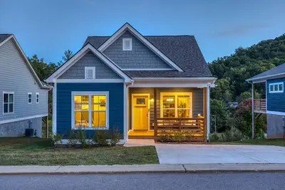Image de Blue Mountain Cottage: Pet-Friendly w\/ Mtn Views & Ping Pong Table